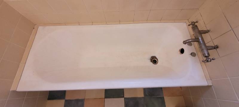 renovation baignoire en fonte avec reemaillage a la mole 83310-1